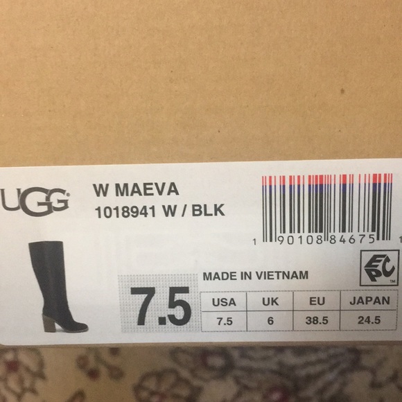 UGG MAEVA suede heeled boots - Picture 4 of 7